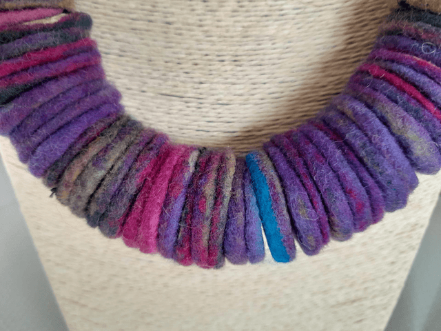 Felt circle necklace